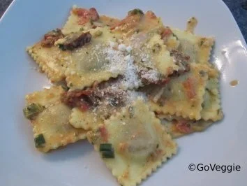 Rezept: Tomaten-Knoblauch-Ravioli Tomaten-Knoblauch-Ravioli - Rezept