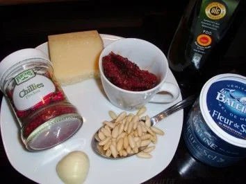 Rezept: Dips und Saucen: Pesto von getrockneten Tomaten Bild Nr. 2 Dips und Saucen: Pesto von getrockneten Tomaten - Rezept - Bild Nr. 2