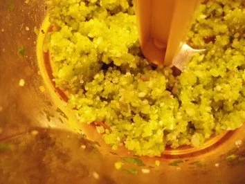 Rezept: Dips und Saucen: Basilikumpesto Bild Nr. 5 Dips und Saucen: Basilikumpesto - Rezept - Bild Nr. 5