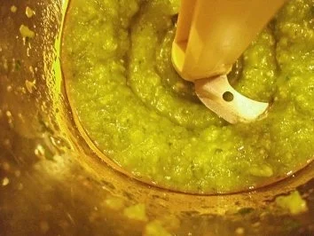 Rezept: Dips und Saucen: Basilikumpesto Dips und Saucen: Basilikumpesto - Rezept