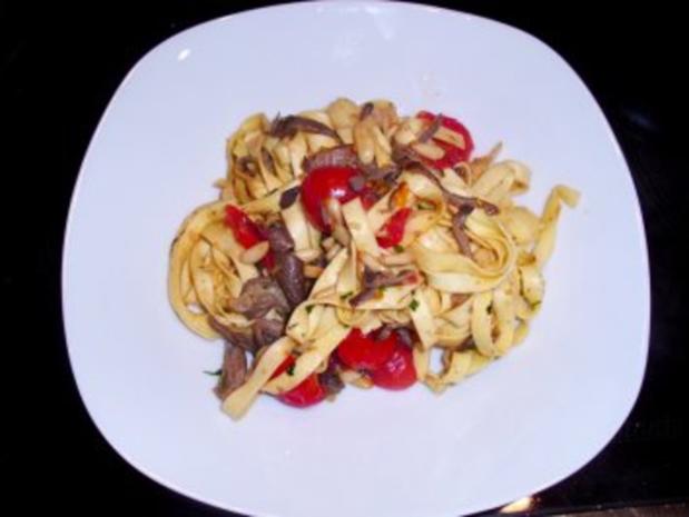 Pasta: Tagliatelle mit Austernpilzen - Rezept - kochbar.de