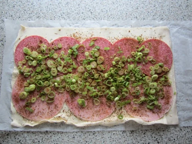 Rezept: Ratz-Fatz-Pizzaschnecken Bild Nr. 3 Ratz-Fatz-Pizzaschnecken - Rezept - Bild Nr. 3