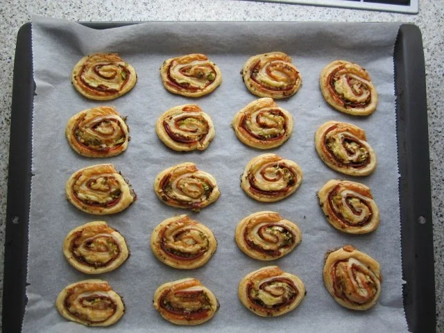 Rezept: Ratz-Fatz-Pizzaschnecken Bild Nr. 2 Ratz-Fatz-Pizzaschnecken - Rezept - Bild Nr. 2