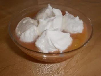 Rezept: Frühlingsgrütze mit süßer Sahne Frühlingsgrütze mit süßer Sahne - Rezept