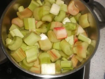 Rezept: Frühlingsgrütze mit süßer Sahne Bild Nr. 5 Frühlingsgrütze mit süßer Sahne - Rezept - Bild Nr. 5