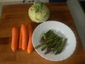 Rindsrouladen mit grünem Spargel gefüllt ~ Mischgemüse ~ Salzkartoffeln - Rezept - Bild Nr. 3