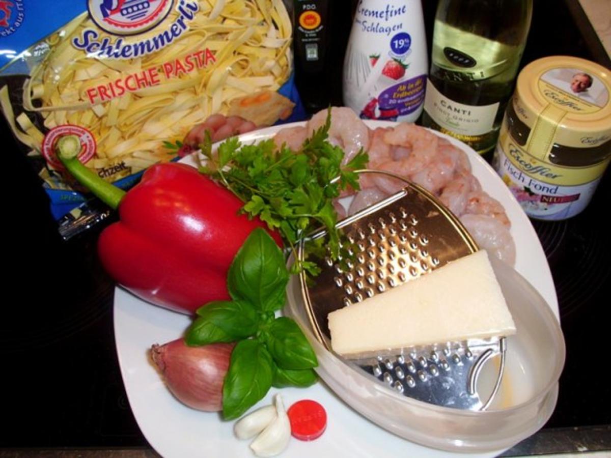 Pasta: Tagliatelle in Safransauce mit Garnelen - Rezept - kochbar.de