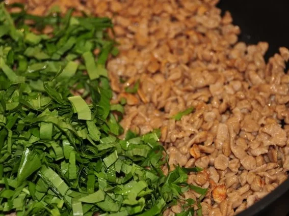 Lamm Lachse mit Bärlauch-Maronispätzle - Rezept - Bild Nr. 6