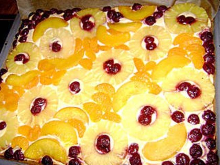 Quarkkuchen vom Blech mit Früchten - Rezept - kochbar.de