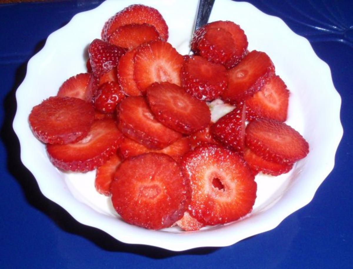 Fruchtiges Erdbeer-Quark-Dessert - Rezept - Bild Nr. 3