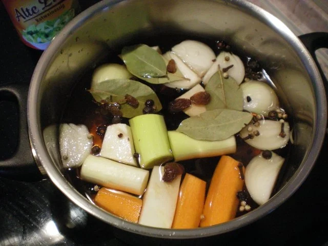 Rheinischer Sauerbraten (restliche Fotos da) vervollständigt.... - Rezept - Bild Nr. 3