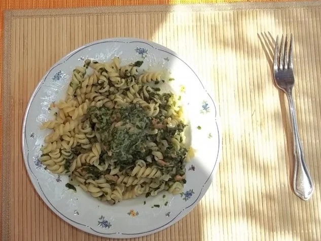 Rezept: Nudeln mit Lachs und Spinat Bild Nr. 2 Nudeln mit Lachs und Spinat - Rezept - Bild Nr. 2