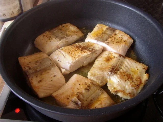 Gebratener Lachs mit Dill-Käse-Sahnesauce - Rezept - Bild Nr. 2