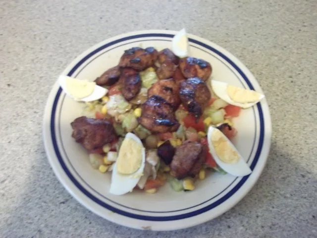 Salat mit asiatisch marinierten Hähnchenbruststreifen - Rezept