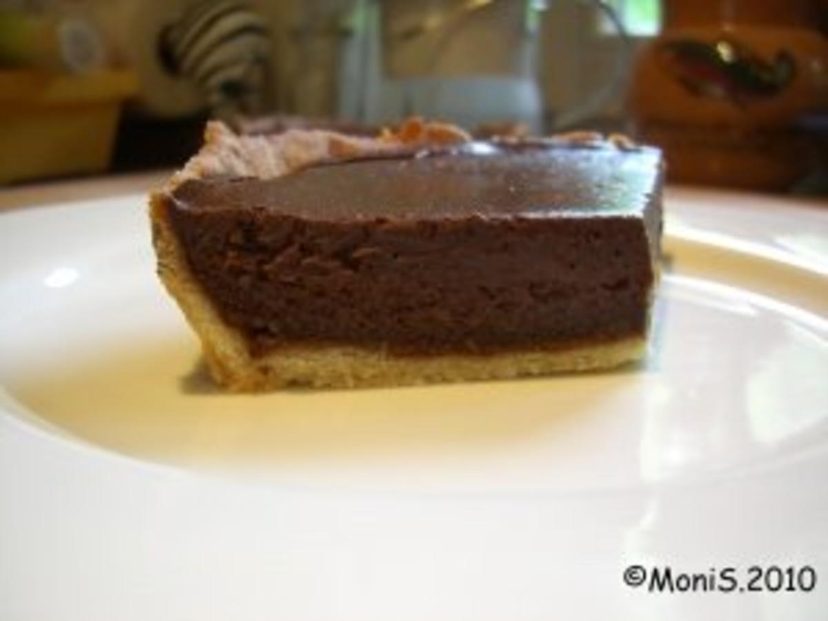 Schoko - Tarte mit Mandeln und Kardamom - Rezept - kochbar.de