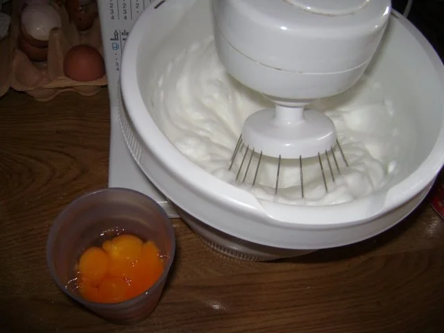 Bisquitboden hoch - Biskuit - Bisquit - Tortenboden hell oder dunkel - wie vom Bäcker - Rezept - Bild Nr. 2