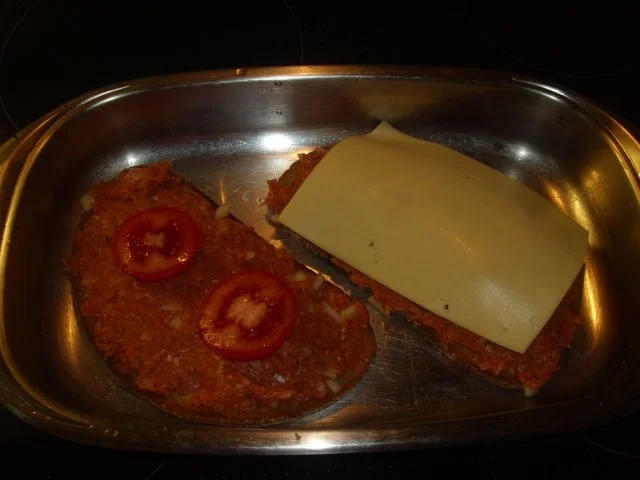 Rezept: Überbackenes: Hackfleisch auf Bauernbrot Bild Nr. 5 Überbackenes: Hackfleisch auf Bauernbrot - Rezept - Bild Nr. 5