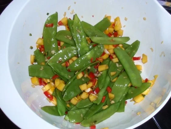 Steinbeißerfilet auf Mangosalat mit Cashewkernen - Rezept - Bild Nr. 8