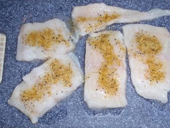 Steinbeißerfilet auf Mangosalat mit Cashewkernen - Rezept - Bild Nr. 11