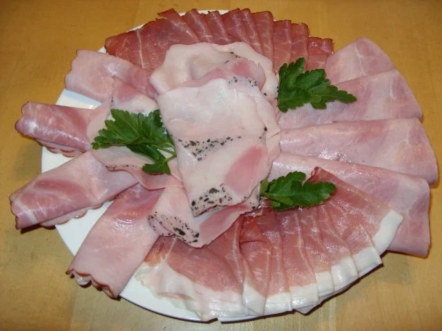 Rezept: D: Spargel mit Salzkartoffeln, Schinkenplatte und Thymianbutter Bild Nr. 2 D: Spargel mit Salzkartoffeln, Schinkenplatte und Thymianbutter - Rezept - Bild Nr. 2