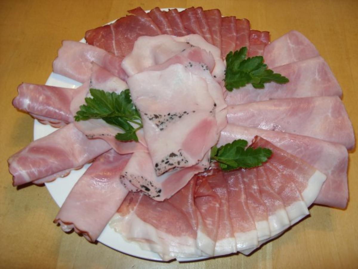 D: Spargel mit Salzkartoffeln, Schinkenplatte und Thymianbutter ...