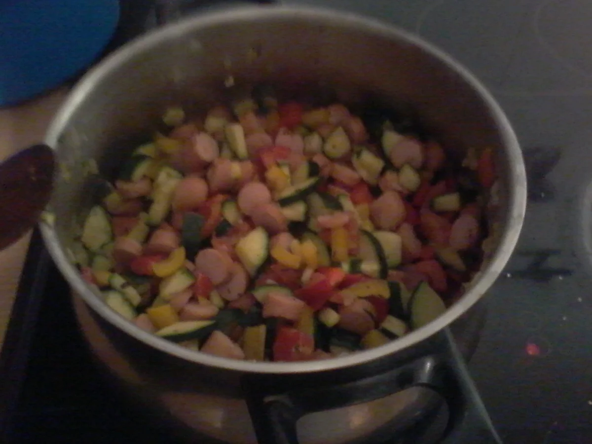 Rezept: Würstchenpfanne mit Gemüse Bild Nr. 519 Würstchenpfanne mit Gemüse - Rezept - Bild Nr. 519