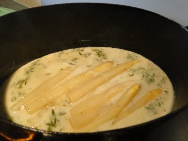 Frischen Spargel in Kresseschaumsösschen mit Lachs und gebratenen Drillingen - Rezept - Bild Nr. 8