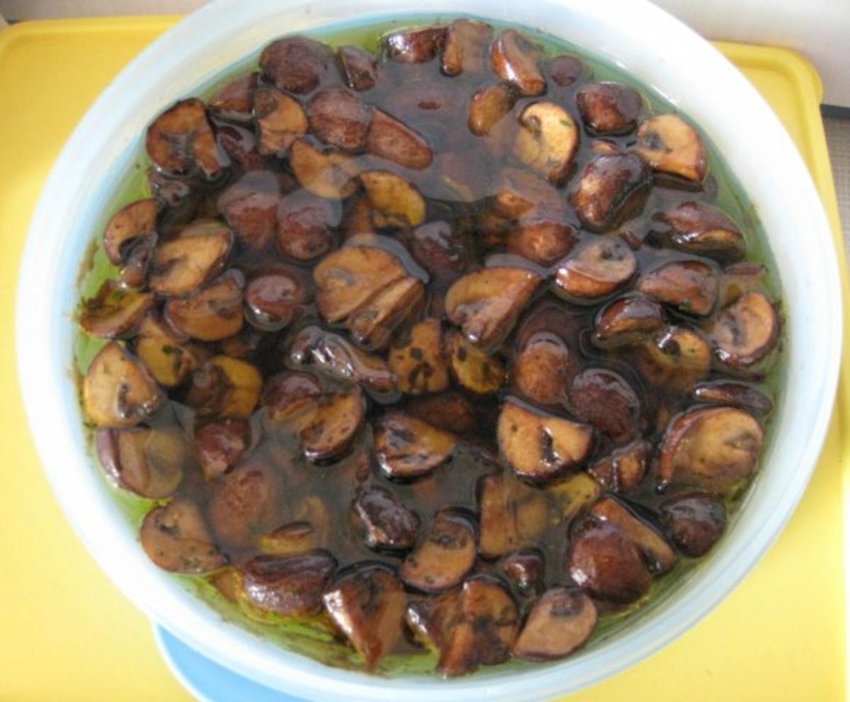 Mediterrane Antipasti Champignons - Rezept - kochbar.de