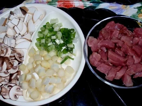 Rezept: Filet-Pilz-Spargel-Pfanne mit bunten Nudeln Bild Nr. 3 Filet-Pilz-Spargel-Pfanne mit bunten Nudeln - Rezept - Bild Nr. 3