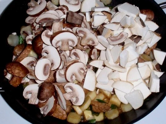 Rezept: Filet-Pilz-Spargel-Pfanne mit bunten Nudeln Bild Nr. 10 Filet-Pilz-Spargel-Pfanne mit bunten Nudeln - Rezept - Bild Nr. 10