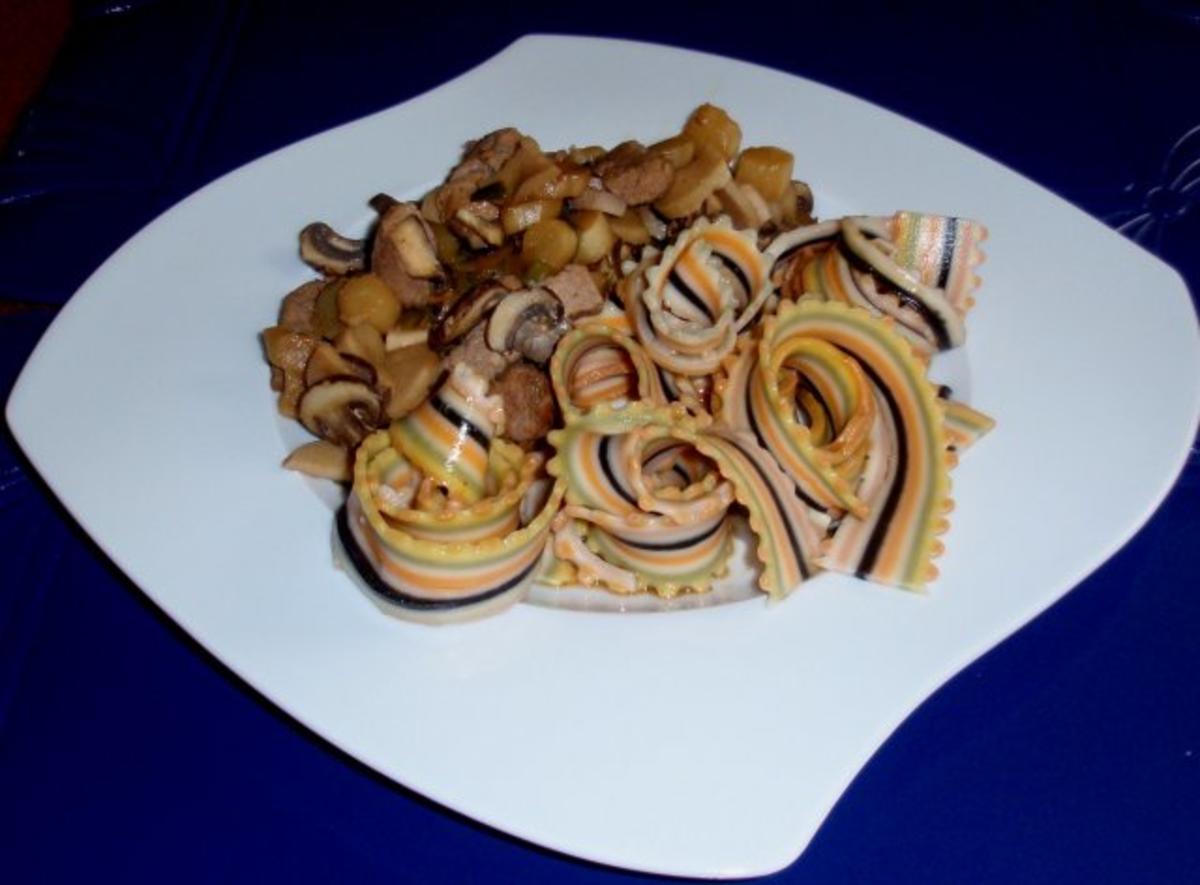 Filet-Pilz-Spargel-Pfanne mit bunten Nudeln - Rezept - Bild Nr. 13