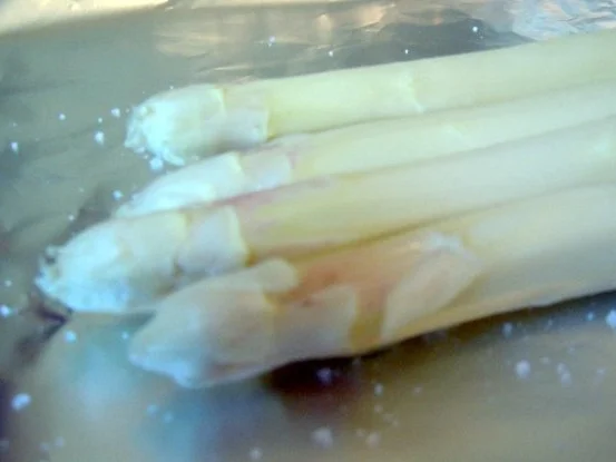 Spargel im Alu-Päckchen aus dem Backofen - Rezept - Bild Nr. 4