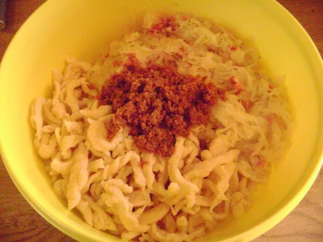 Rezept: Geschabte Spätzle mit Kraut und Brösel Bild Nr. 10 Geschabte Spätzle mit Kraut und Brösel - Rezept - Bild Nr. 10