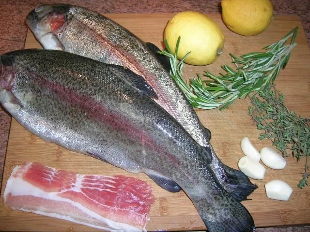 Rezept: Forellen vom Blech, Kartoffel-Rote-Beete-Carpaccio, Meerrettichdip Bild Nr. 3 Forellen vom Blech, Kartoffel-Rote-Beete-Carpaccio, Meerrettichdip - Rezept - Bild Nr. 3