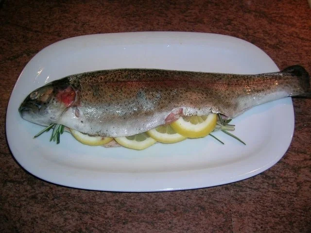 Rezept: Forellen vom Blech, Kartoffel-Rote-Beete-Carpaccio, Meerrettichdip Bild Nr. 4 Forellen vom Blech, Kartoffel-Rote-Beete-Carpaccio, Meerrettichdip - Rezept - Bild Nr. 4