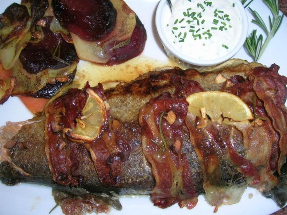 Forellen vom Blech, Kartoffel-Rote-Beete-Carpaccio, Meerrettichdip - Rezept - Bild Nr. 6