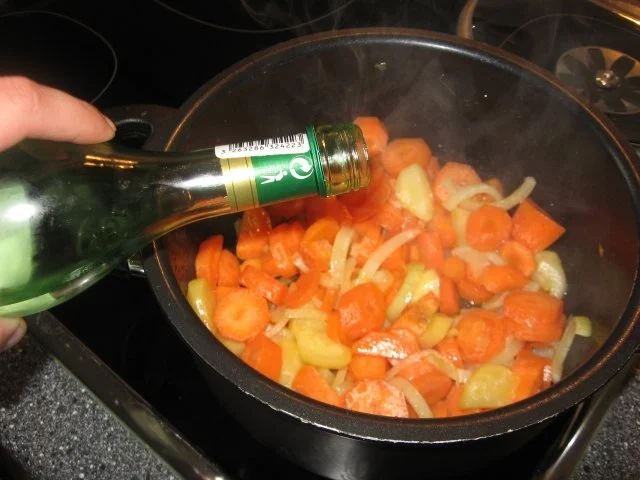 Rezept: Möhrencremesuppe schmeckt nicht nur zu Ostern! Bild Nr. 4 Möhrencremesuppe schmeckt nicht nur zu Ostern! - Rezept - Bild Nr. 4