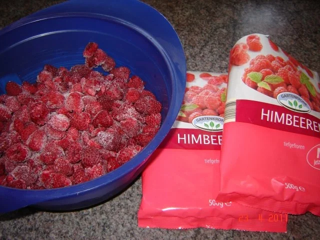 Kuchen & Torten : Himbeer-Schmand-Kuchen mit Eierlikörguß - Rezept - Bild Nr. 2