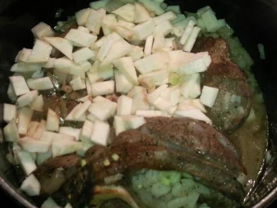 Rinderbeinscheibengulasch á la Dieter Neumaier - Rezept - Bild Nr. 4