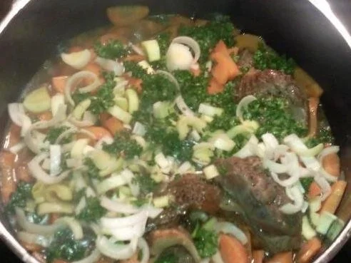 Rinderbeinscheibengulasch á la Dieter Neumaier - Rezept - Bild Nr. 7