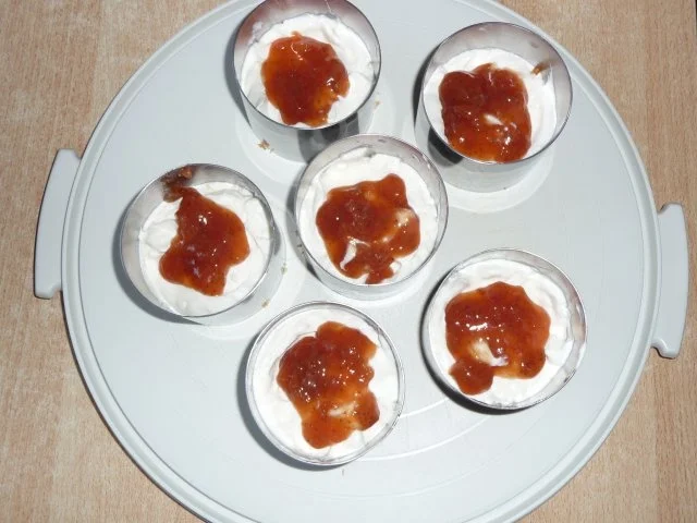 Rezept: Biskuittörtchen Daggi Bild Nr. 6 Biskuittörtchen Daggi - Rezept - Bild Nr. 6