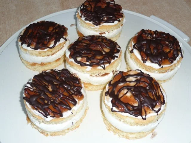 Rezept: Biskuittörtchen Daggi Bild Nr. 2 Biskuittörtchen Daggi - Rezept - Bild Nr. 2