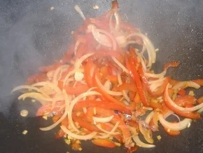 Rezept: Filetspitzen mit Gemüse aus dem Wok Filetspitzen mit Gemüse aus dem Wok - Rezept