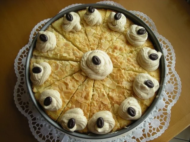 Mokkatorte bei uns ist das die " Knöpfchentorte " - Rezept - Bild Nr. 3