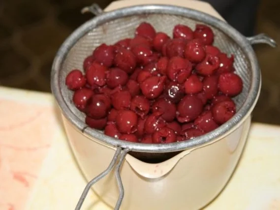 Vanillecreme Kirsch Kuchen - Rezept - Bild Nr. 3