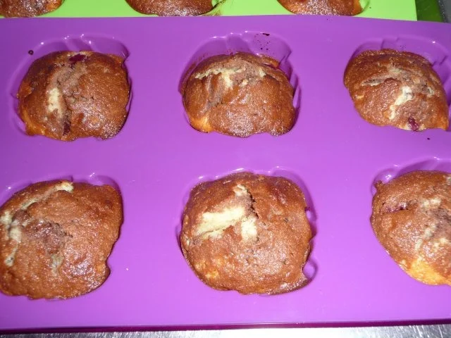Rezept: Schwarz / Weiß - Joghurtmuffins Bild Nr. 3 Schwarz / Weiß - Joghurtmuffins - Rezept - Bild Nr. 3