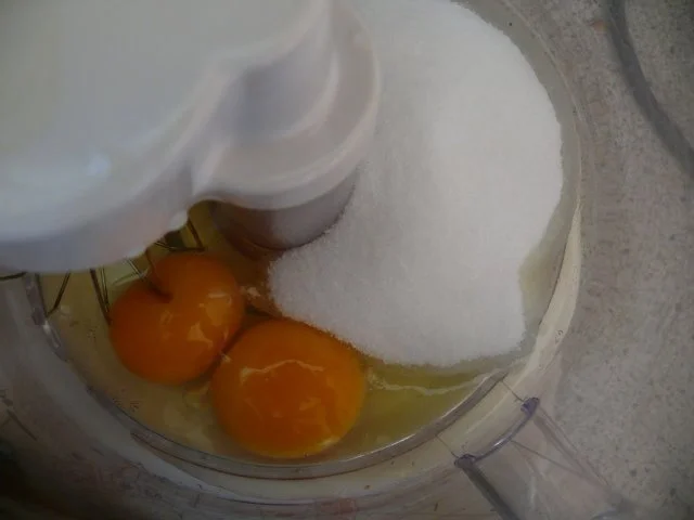 Rezept: Straciatella-Eierlikörbananen-Zwerg - allen Mamis herzlichen Glückwunsch zum Muttertag Bild Nr. 3 Straciatella-Eierlikörbananen-Zwerg - allen Mamis herzlichen Glückwunsch zum Muttertag - Rezept - Bild Nr. 3