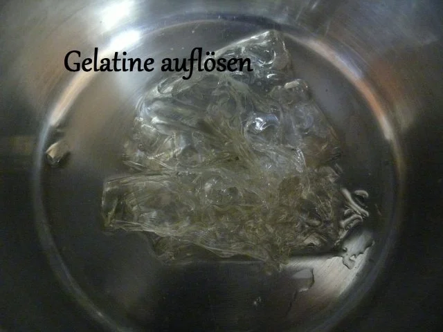 Rezept: Straciatella-Eierlikörbananen-Zwerg - allen Mamis herzlichen Glückwunsch zum Muttertag Bild Nr. 9 Straciatella-Eierlikörbananen-Zwerg - allen Mamis herzlichen Glückwunsch zum Muttertag - Rezept - Bild Nr. 9