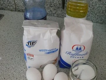 Rezept: Straciatella-Eierlikörbananen-Zwerg - allen Mamis herzlichen Glückwunsch zum Muttertag Bild Nr. 2 Straciatella-Eierlikörbananen-Zwerg - allen Mamis herzlichen Glückwunsch zum Muttertag - Rezept - Bild Nr. 2