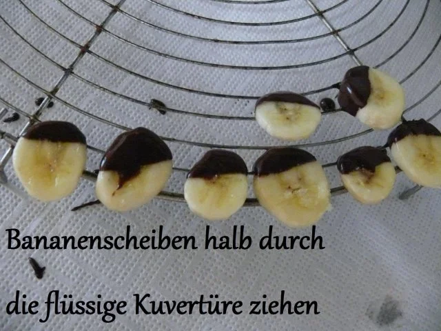 Rezept: Straciatella-Eierlikörbananen-Zwerg - allen Mamis herzlichen Glückwunsch zum Muttertag Bild Nr. 15 Straciatella-Eierlikörbananen-Zwerg - allen Mamis herzlichen Glückwunsch zum Muttertag - Rezept - Bild Nr. 15